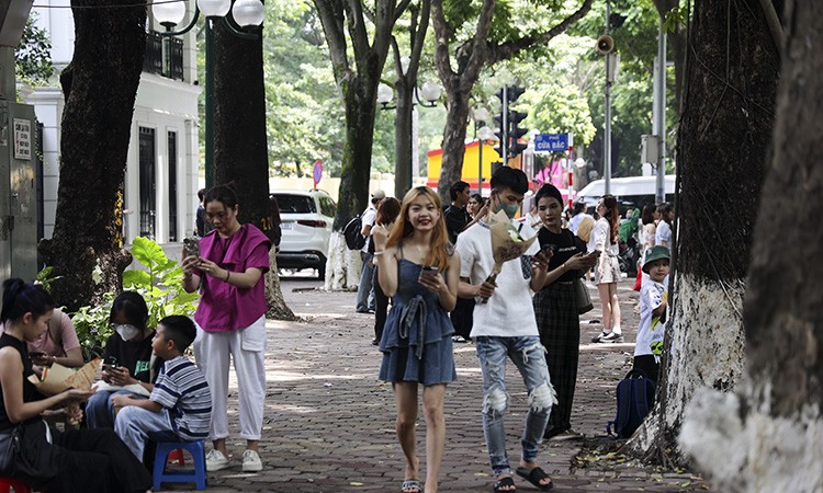 4月30日天气：北部局部雷阵雨 南部大范围酷热