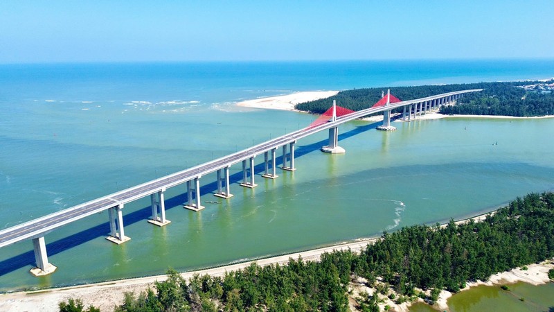 中部最长跨海口大桥正式通车