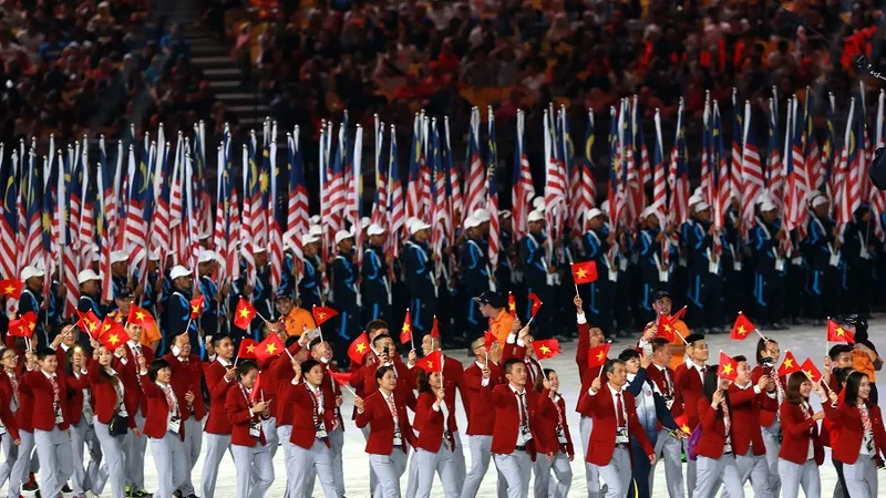Các HLV, VĐV có thành tích tại SEA Games 29 được nhận thưởng trực tiếp vào tài khoản cá nhân. Ảnh: NGỌC HẢI