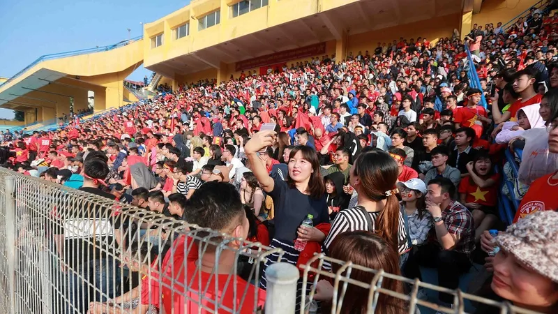 Hàng nghìn CĐV sẽ lại tràn ngập khán đài SVĐ Hàng Đẫy và SVĐ Mỹ Đình như ở trận bán kết trước đó. Ảnh: NGỌC HẢI