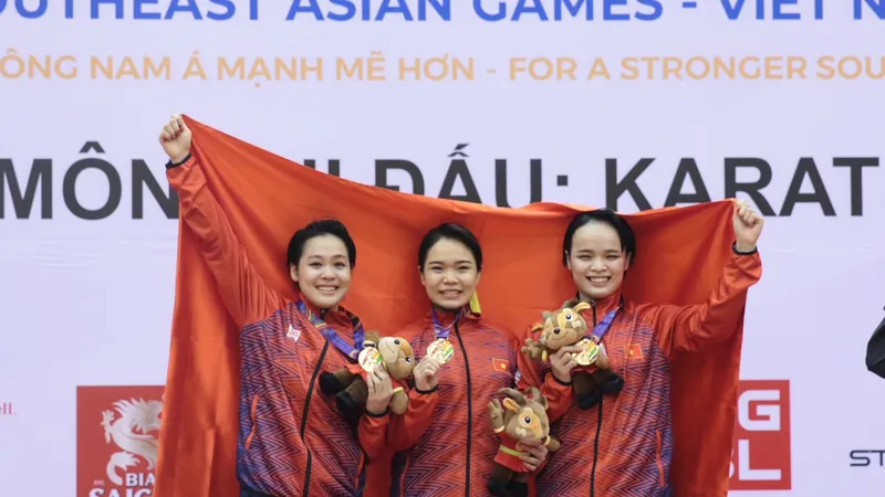 Các nữ tuyển thủ karate nội dung kata đã có tấm HCV SEA Games 31. Ảnh: MINH CHIẾN