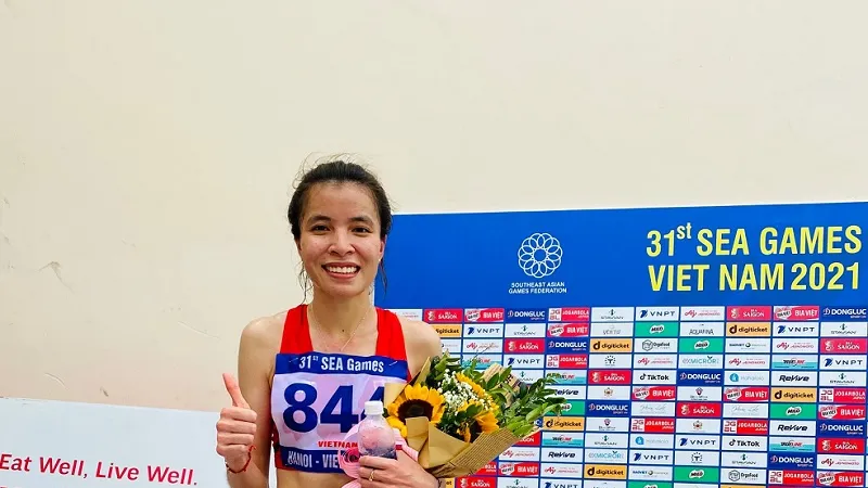 Đôi giầy tranh cãi khiến Lò Thị Thanh không được nhận kết quả thành tích SEA Games 31. Ảnh: MINH CHIẾN