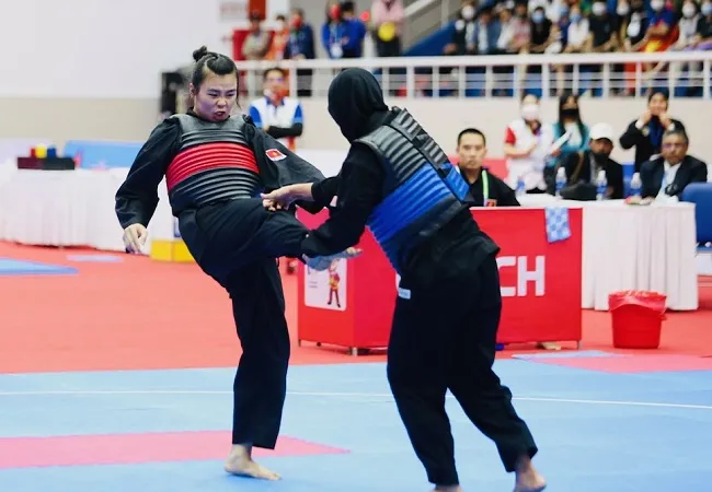 Quàng Thu Nghĩa là một trong những tuyển thủ đang có chuyên môn tốt của pencak silat Việt Nam và cô là niềm hy vọng giành HCV giải thế giới năm nay. Ảnh: DŨNG PHƯƠNG