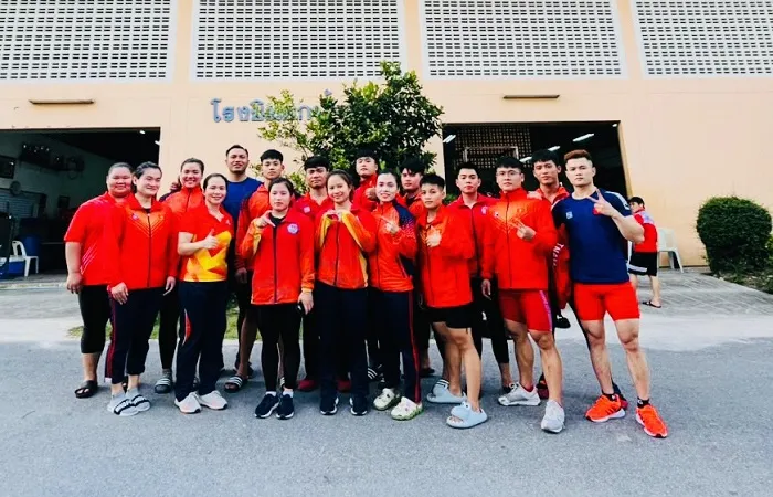 Cử tạ Việt Nam đã kết thúc tập huấn tại Thái Lan và lên đường đi Colombia vào ngày 2-12. Ảnh: H.H.C