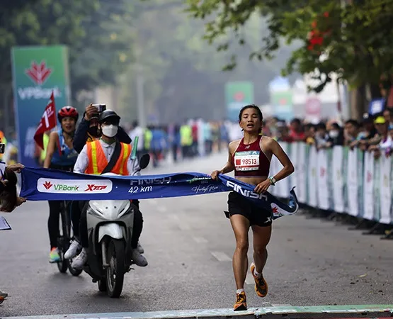 Các VĐV sẽ được cơ hội thi đấu giải marathon quốc tế Hà Nội 2023 vào tháng 10. Ảnh: MINH MINH