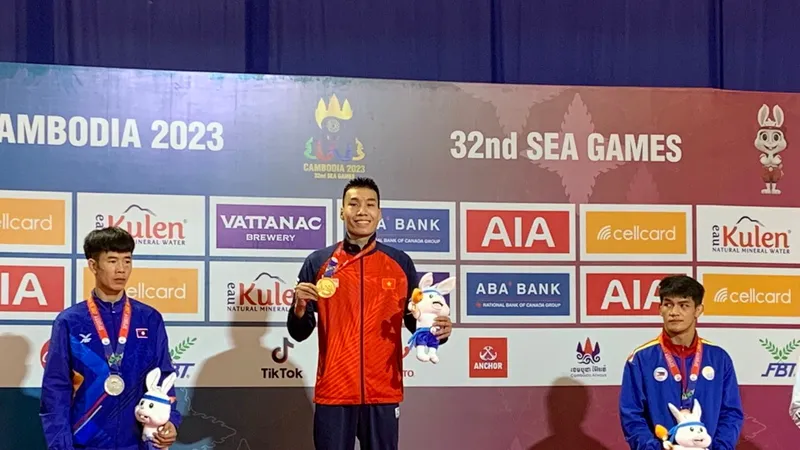 Nguyễn Xuân Phương có tấm HCV tại SEA Games 32. Ảnh: MINH MINH