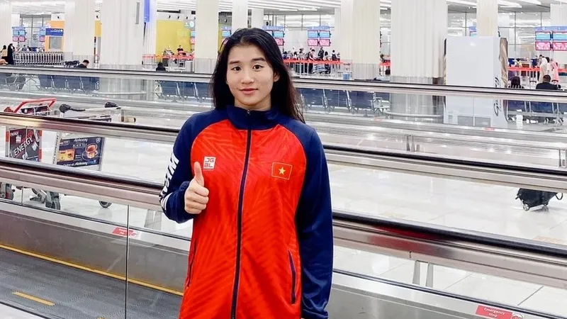 Tuyển thủ Mỹ Trang lên đường dự giải U23 châu Á 2023. Ảnh: MINH MINH
