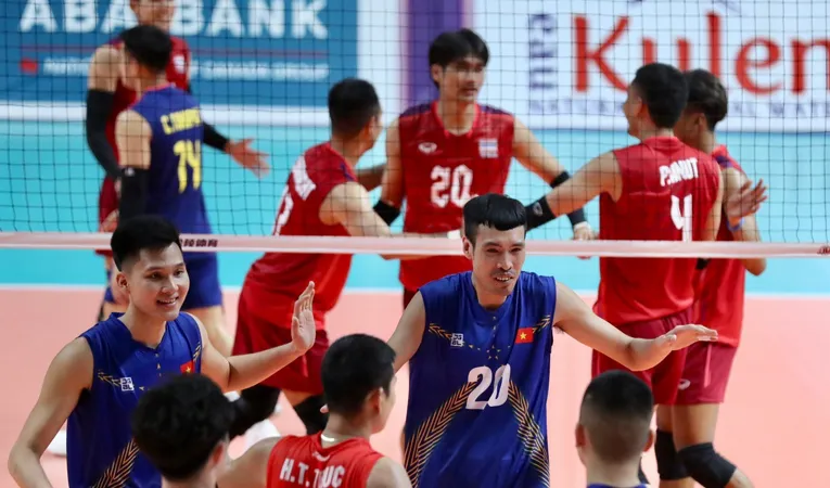 Phụ công Cù Văn Hoàn (20) vắng mặt ở AVC Challenge Cup 2023. Ảnh: D.P