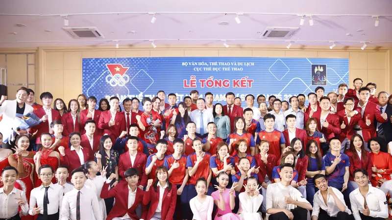 Các HLV, VĐV được tham dự Lễ tổng kết SEA Games 32 của ngành thể thao. Ảnh: LƯỢNG LƯỢNG