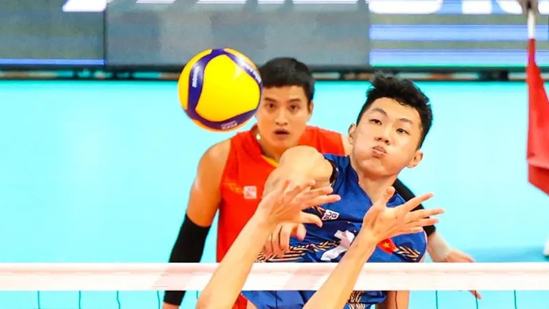Trương Thế Khải đang chơi tốt tại AVC Challenge Cup 2023 cùng đội tuyển bóng chuyền nam Việt Nam. Ảnh: AVC