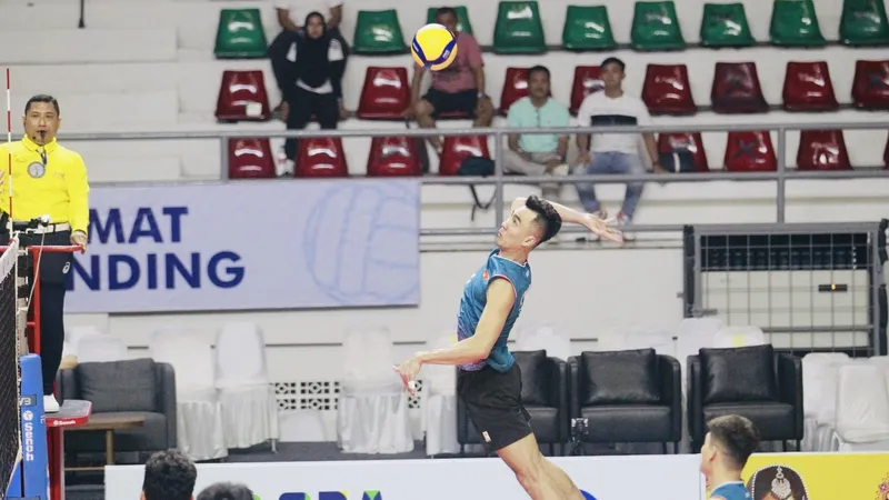 Đội trưởng Từ Thanh Thuận đã chơi tốt và ghi nhiều điểm quan trọng cho bóng chuyền nam Việt Nam. Ảnh: AVC