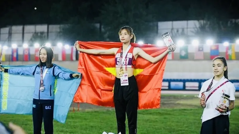 Gương mặt nhiều triển vọng Nguyễn Khánh Linh (Hà Nam) sẽ thi đấu vô địch trẻ quốc gia năm nay. Cô từng giành HCV tại giải trẻ U18 châu Á 2023. Ảnh: AAA