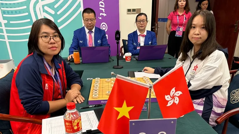 Kì thủ Nguyễn Hoàng Yến là một trong những gương mặt quan trọng của đội cờ tướng thi đấu nội dung đồng đội lúc này. Ảnh: MINH MINH