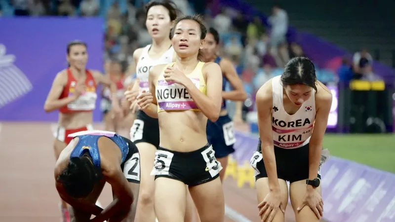 Nguyễn Thị Oanh sẽ thi đấu cự ly 3.000m chướng ngại vật trong ngày hôm nay để tranh huy chương cho mình. Ảnh: NAM TRUNG