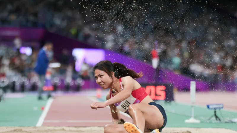 Bùi Thị Thu Thảo đã nỗ lực nhưng không giành được huy chương ở ASIAD 19. Ảnh: LƯỢNG LƯỢNG