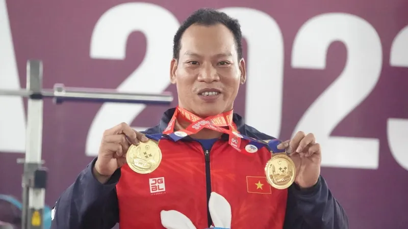Lực sĩ thể thao người khuyết tật môn cử tạ Lê Văn Công được kì vọng sẽ giành thành tích tốt tại Hàng Châu (Trung Quốc) lần này. Ảnh: CỤCTDTT