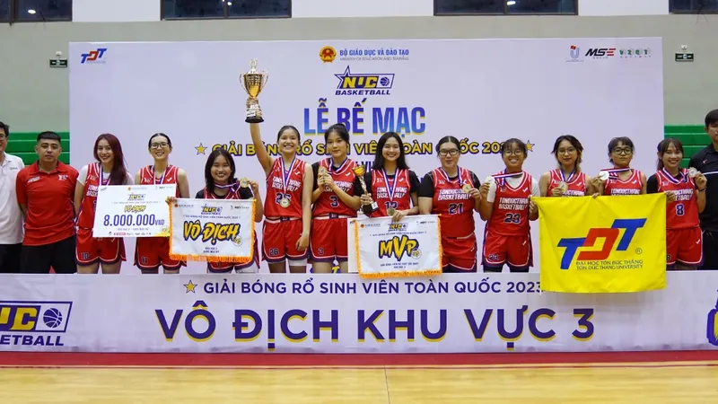 Đội bóng rổ nữ Đại học Tôn Đức Thắng (TPHCM) là đương kim vô địch giải đấu và giành quyền dự vòng chung kết năm nay. Ảnh: NUC