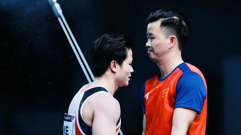 Khánh Phong và HLV Trương Minh Sang sẽ đồng hành tại Ai Cập tới đây. Ảnh: DŨNG PHƯƠNG