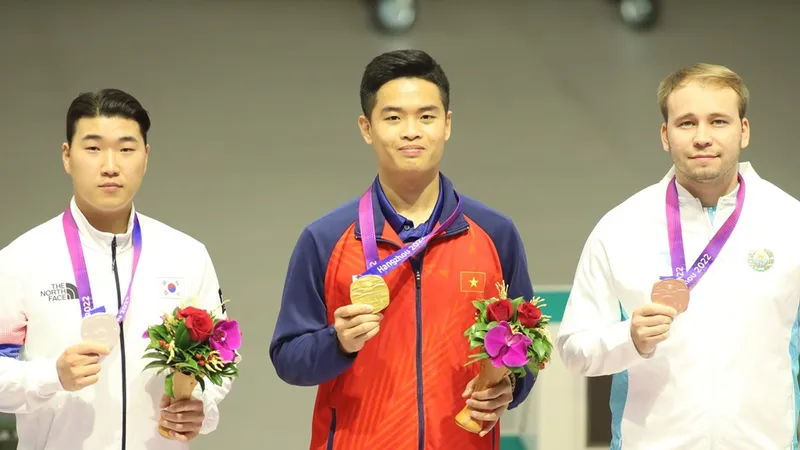 Xạ thủ Phạm Quang Huy đang nỗ lực giành thêm thành tích tốt hơn sau ASIAD 19, đặc biệt là kết quả ở vòng loại Olympic. Ảnh: LƯỢNG LƯỢNG