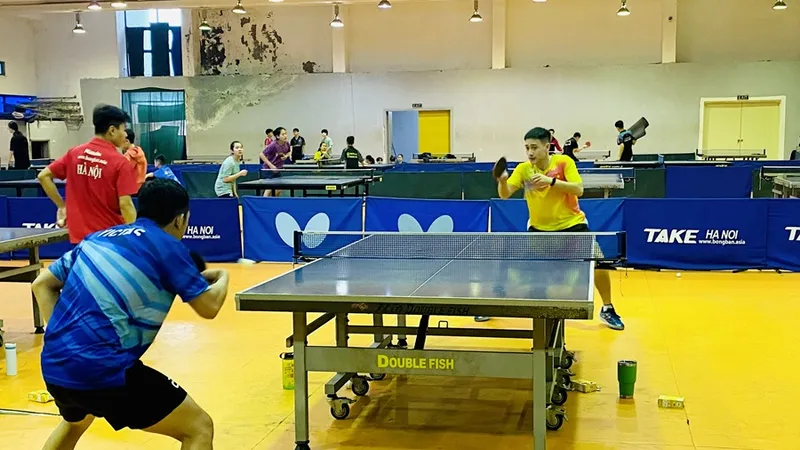 VĐV đội tuyển bóng bàn Việt Nam đang tập luyện tích cực hướng tới vòng loại Olympic 2024. Ảnh: MINH MINH