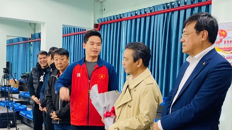 Xạ thủ Phạm Quang Huy được lãnh đạo Bộ VH-TT-DL và Cục TDTT đánh giá cao về chuyên môn khi đã giành HCV ASIAD 19. Ảnh: MINH MINH
