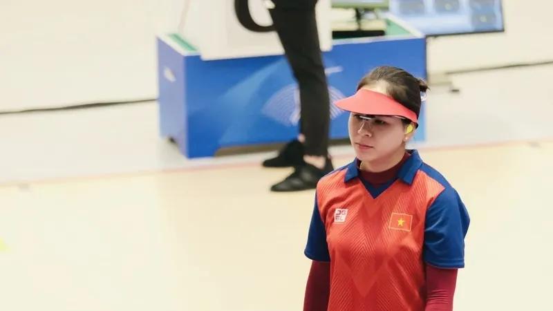 Trịnh Thu Vinh đã lọt vào chung kết bài bắn 25m súng ngắn hơi nữ nên rất triển vọng tranh thêm tấm vé Olympic cho thể thao Việt Nam. Ảnh: LƯỢNG LƯỢNG