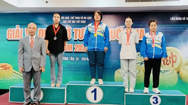 Kỳ thủ Nguyễn Hoàng Yến có ngôi vô địch cờ nhanh ở giải cờ tướng vô địch quốc gia năm nay. Ảnh: MINH THẮNG