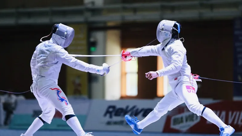 Đấu kiếm Việt Nam lên đường đi UAE dự giải vòng loại Olympic để tìm suất chính thức tới Paris (Pháp). Ảnh: DŨNG PHƯƠNG