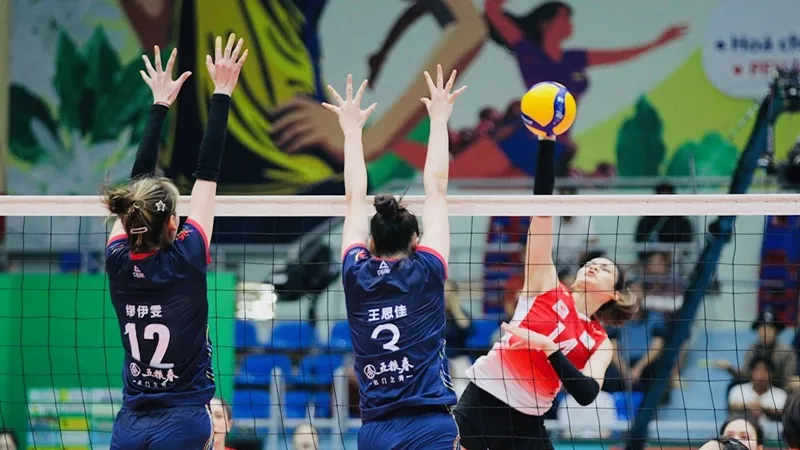 Vi Thị Như Quỳnh đã chơi nỗ lực để giúp đội nhà có chiến thắng trước đối thủ Tứ Xuyên (Trung Quốc). Ảnh: DŨNG PHƯƠNG