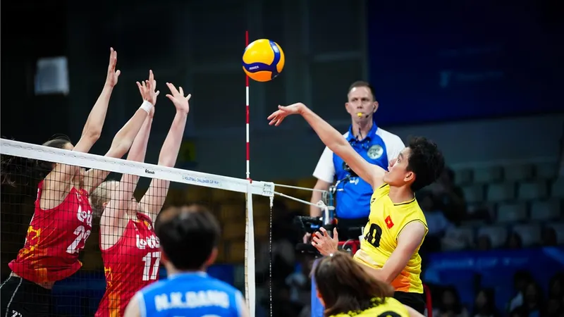 Bích Tuyền là cầu thủ ghi điểm nhiều nhất cho đội tuyển nữ Việt Nam tại giải. Ảnh: FIVB