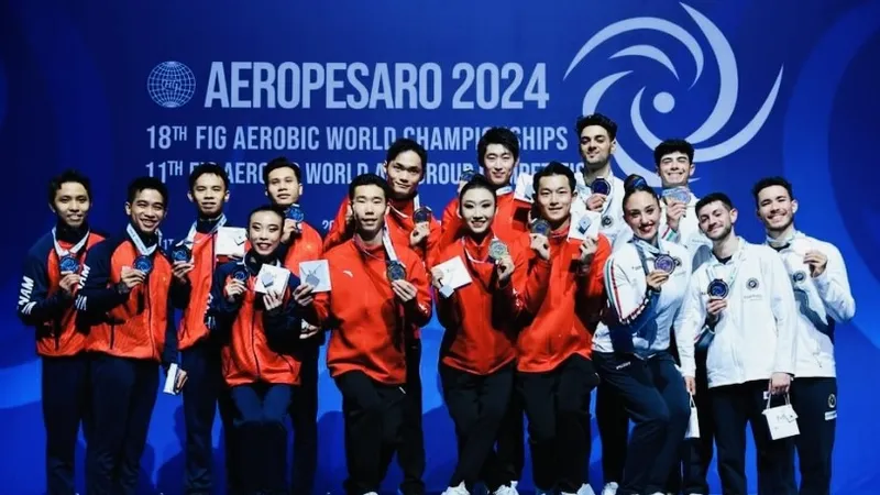 Thể dục aerobic Việt Nam có HCB nội dung đồng đội 5 người ở Italy lần này. Ảnh: FIG
