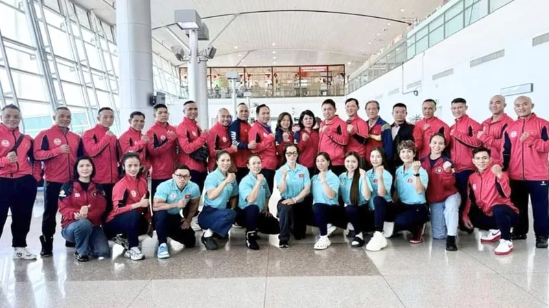 Tuyển thể hình Việt Nam lên đường dự giải vô địch thế giới 2024. Ảnh: THEHINHVN
