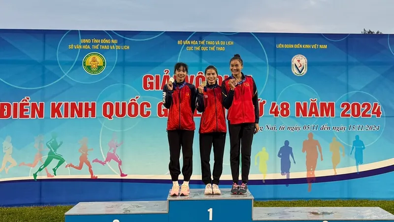 3 VĐV dẫn đầu nội dung 400m nữ tại giải điền kinh vô địch quốc gia 2024. Ảnh: MINH MINH