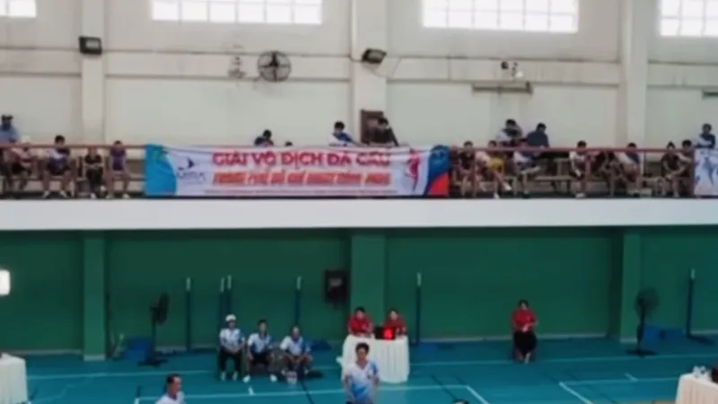Đá cầu nghệ thuật (cầu kiểng) có sức hút phong trào rất lớn tại các thành phố trong cả nước. Ảnh: MINH MINH