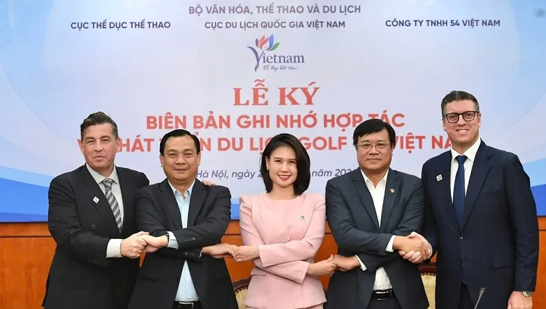 Lãnh đạo Cục TDTT và Cục du lịch quốc gia Việt Nam đã tham gia lễ ký Biên bản ghi nhớ hợp tác phát triển du lịch golf tại Việt Nam. Ảnh: CỤCTDTT