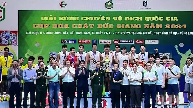 Đội nam Biên Phòng vô địch mùa giải năm nay sau chiến thắng thuyết phục tại chung kết. Ảnh: MINH MINH