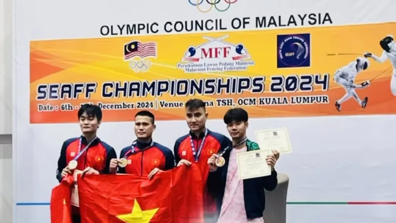 Các kiếm thủ của Việt Nam giành được huy chương quan trọng tại giải vô địch Đông Nam Á 2024. Ảnh: NGUYỄN LÊ