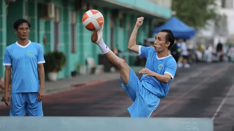 Đơn vị TPHCM sẽ quyết định lực lượng tham dự môn teqball tại kỳ SEA Games 33-2025. Ảnh: DŨNG PHƯƠNG