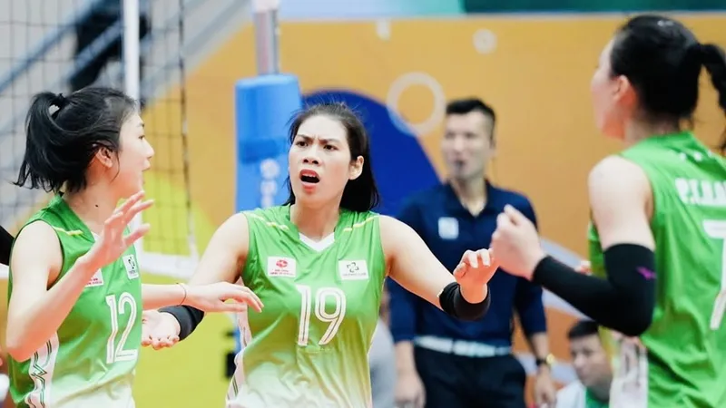 Đội nữ Binh chủng Thông tin tập trung ổn định lực lượng để dự giai đoạn thứ nhất giải vô địch quốc gia 2025. Ảnh: D.P