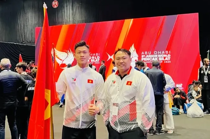 Tấn Sang (trái) tiếp tục là VĐV chủ lực của đội tuyển pencak silat năm 2025. Ảnh: N.T.SANG