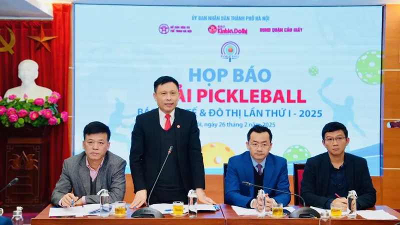 Ban tổ chức thông báo về công tác tổ chức giải pickleball Hà Nội 2025. Ảnh: NGỌC TÚ