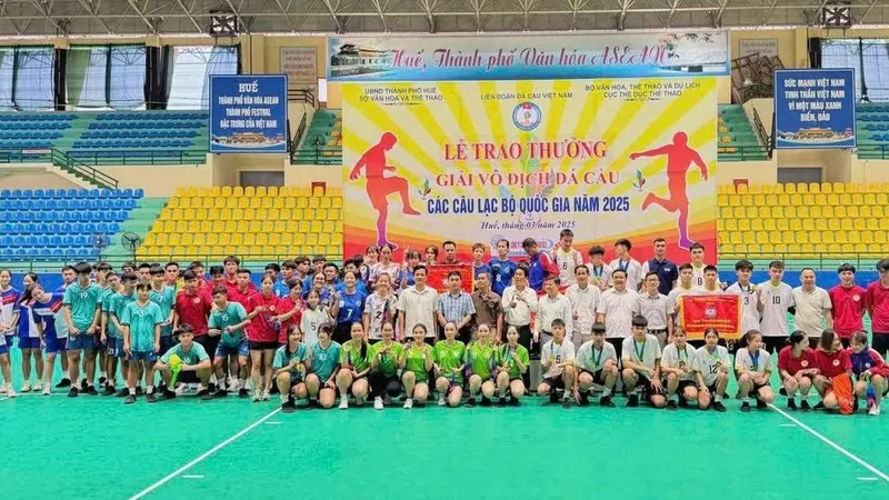 Các VĐV đã kết thúc giải đấu với nhiều trận hấp dẫn. Ảnh: MẠC XUÂN