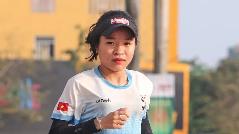 Lê Thị Tuyết đang tập luyện tại Quảng Trị để sẵn sàng vào thi đấu. Ảnh: TP