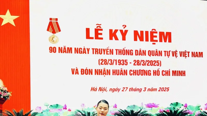 Võ sỹ karate Nguyễn Thị Ngoan đã vinh dự được khen thưởng của Quân ủy Trung ương, Bộ Quốc phòng. Ảnh: N.T.NGOAN
