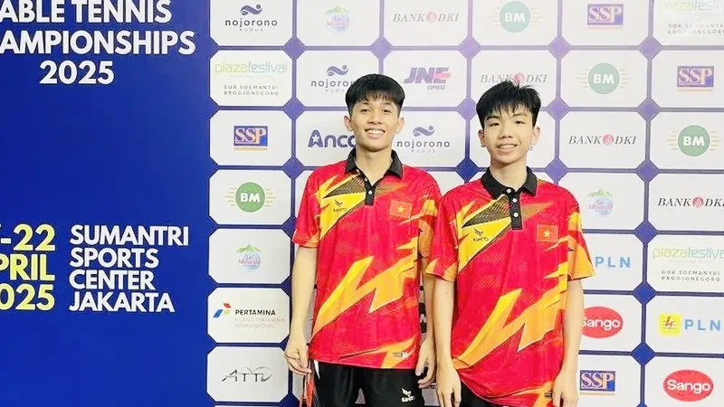 2 tay vợt trẻ của bóng bàn Việt Nam lọt vào trận chung kết đôi nam U15. Ảnh: TTR