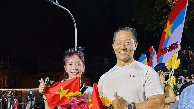 Lê Thị Mộng Tuyền (trái) là xạ thủ đã dự Olympic năm 2024 của thể thao TPHCM. Ảnh: MỘNG TUYỀN