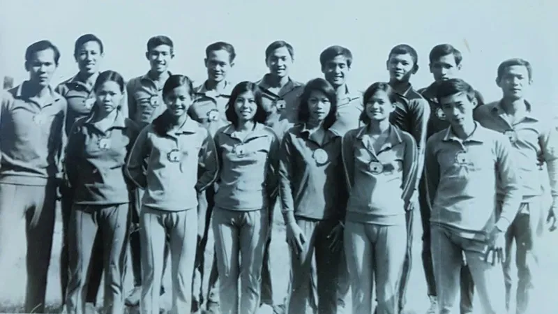 Đoàn VĐV điền kinh TPHCM đã tới Hà Nội năm 1976 dự giải vô địch toàn quốc lần thứ nhất. Ảnh: TRUNG HINH
