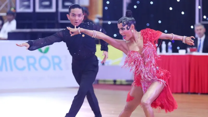2 VĐV Phan Hiển, Thu Hương là đôi nhảy hàng đầu của dancesports Việt Nam sẽ dự giải đấu trên sân nhà lần này. Ảnh: VGF