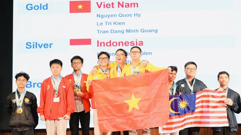 Kỳ thủ trẻ Việt Nam đang thi đấu hiệu quả tại giải vô địch nhóm tuổi Đông Nam Á 2025 ở Malaysia. Ảnh: NGUYỄN MINH