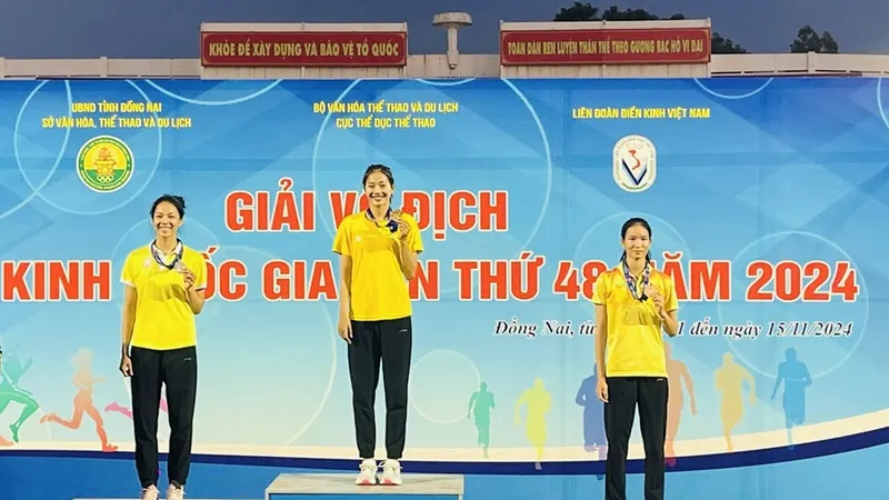 Phạm Quỳnh Giang (1) lỡ cơ hội bảo vệ ngôi vô địch nhảy cao nữ từng đạt được ở năm 2024 tại giải quốc gia năm nay. Ảnh: MINH MINH